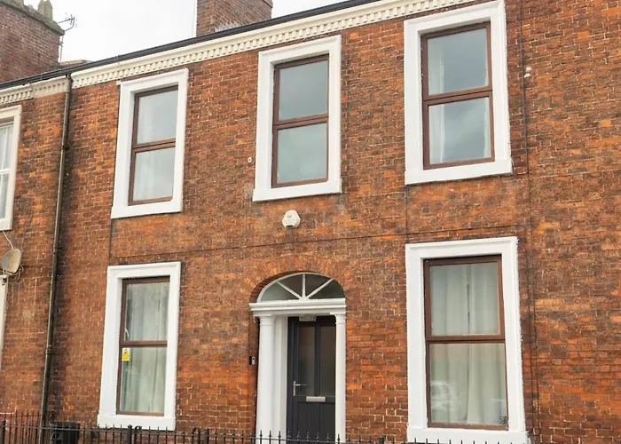 بيت للعطل The Woodrouffee Retreat